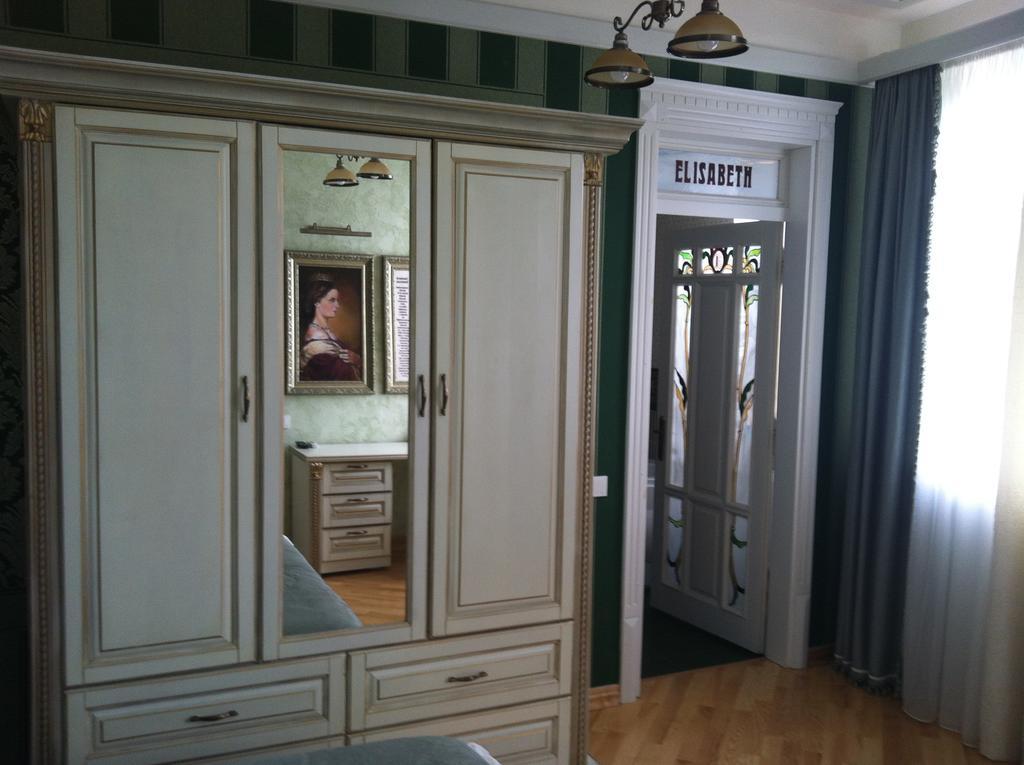 Fontush Boutique Hotel Ivano-Frankivsk Chambre photo