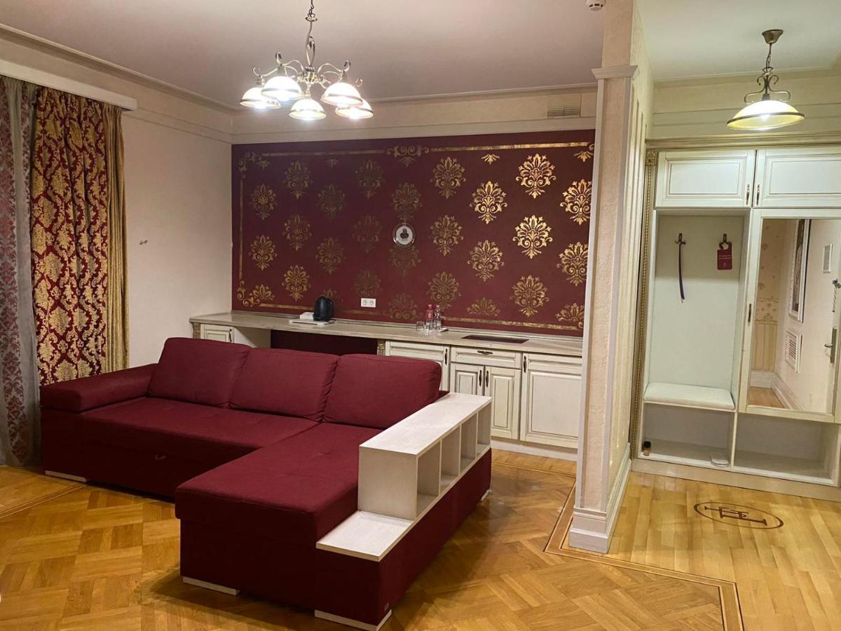 Fontush Boutique Hotel Ivano-Frankivsk Extérieur photo