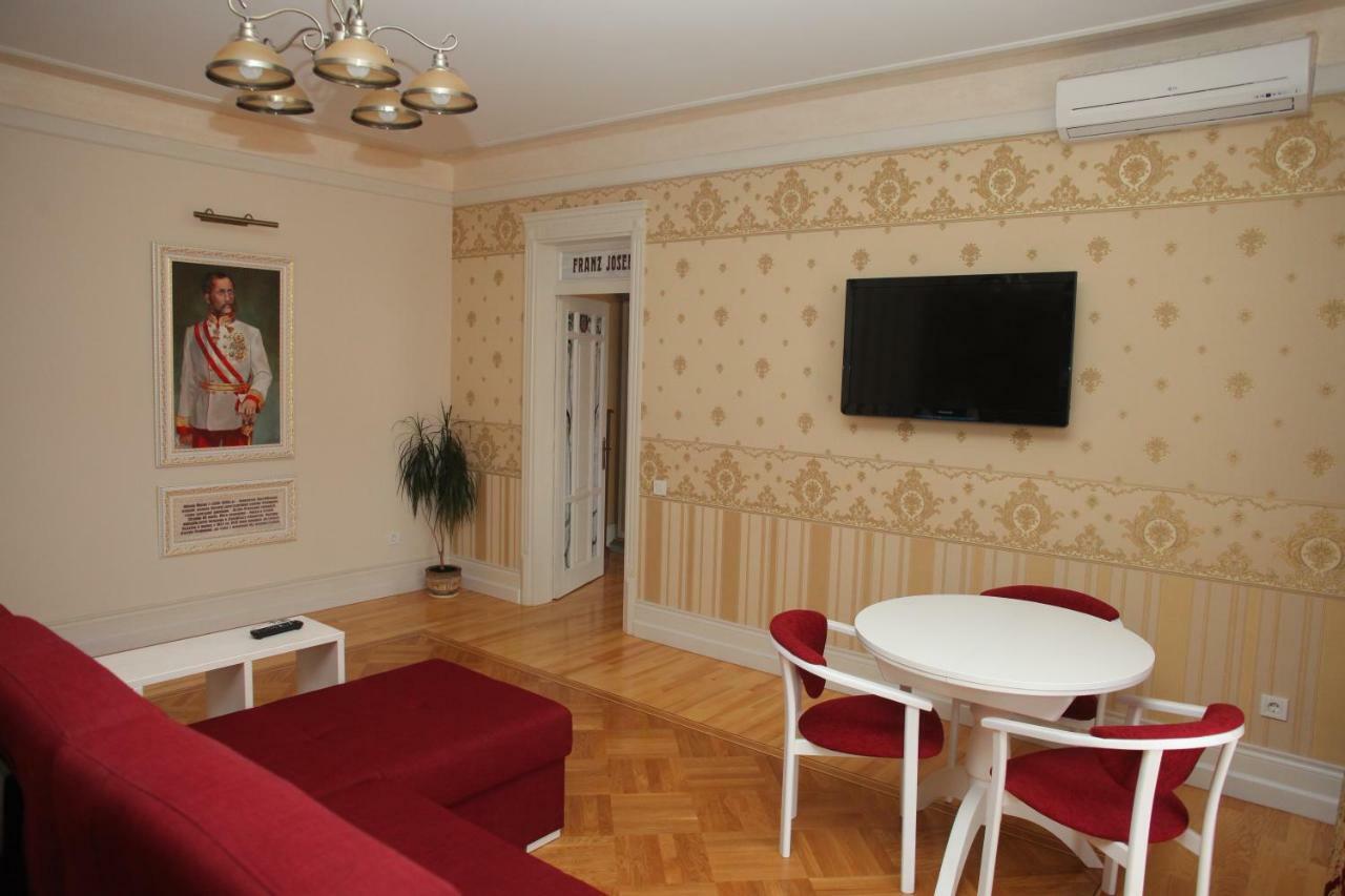 Fontush Boutique Hotel Ivano-Frankivsk Extérieur photo